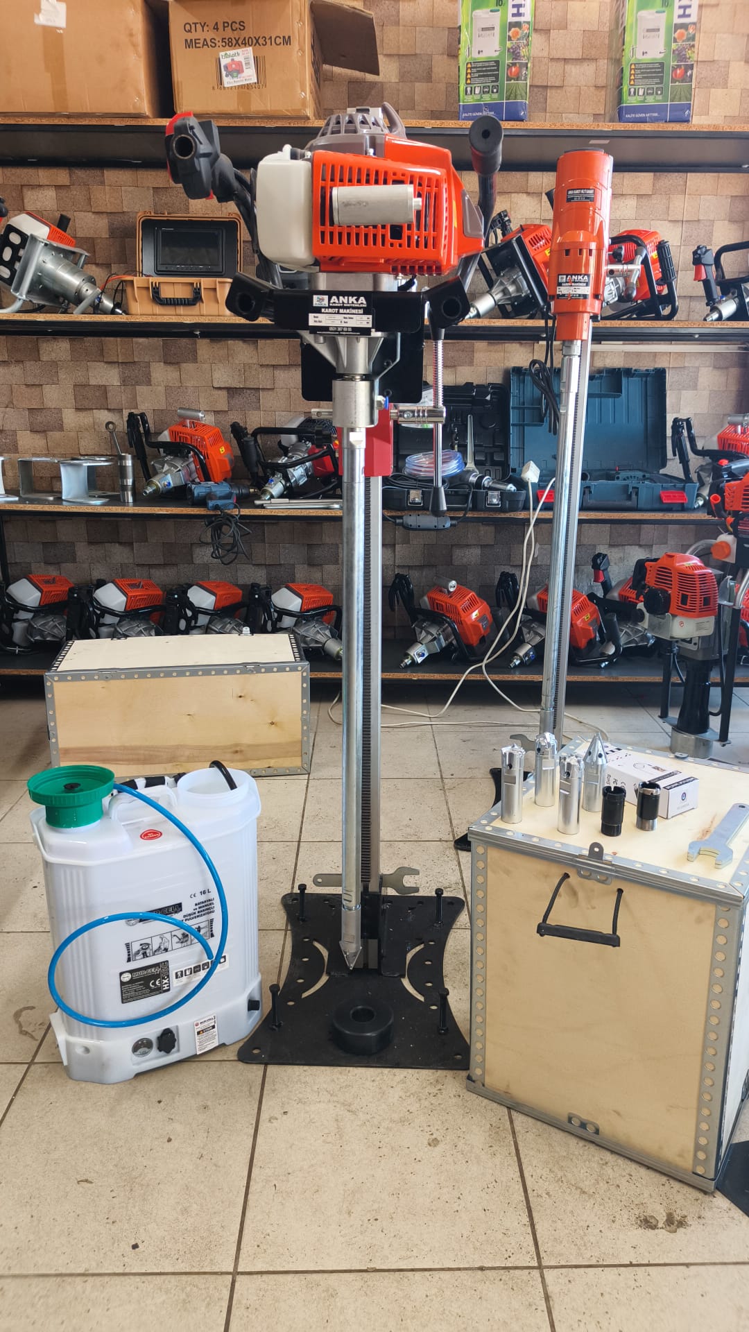 Benzinli Açılı Ayaklı Sehpalı Profosyonel Karot El Sondaj Makinesi